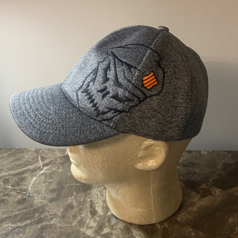 Call of Duty Silver Skull Hat / Baseball Cap